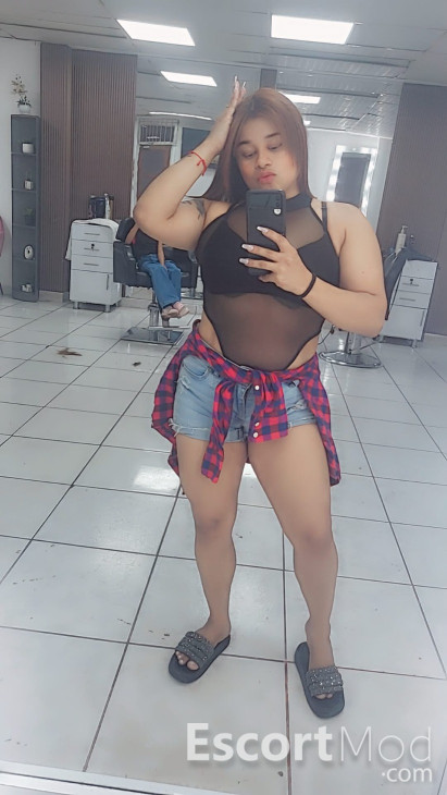 Alejandra Velasquez Alejandra Velasquez