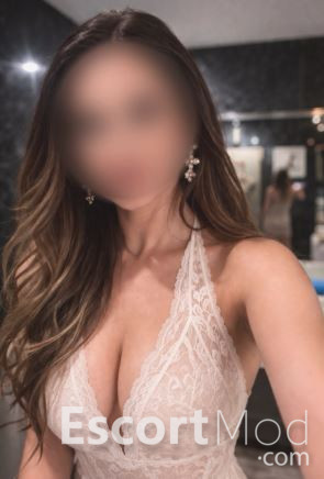 Lucinda Luxe